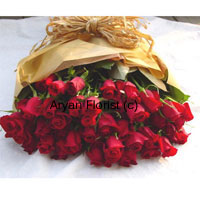 This gorgeous bunch of 50 red roses is put together in a simple but charming fashion. Wrapped with beautiful wrapping around that holds the roses, this bunch is classy, elegant and minimal. Present it to your loved ones on occasions such as anniversaries, birthdays, baby showers or even as a welcome-back gift. This bunch is sure to beautify your loved ones day and house.