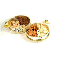 This festive season send these two boxes of assorted dry fruits to express your warm wishes. Each box contains 500 grams of fresh assorted dry fruits. Packed in two beautiful gift boxes, this one makes the occasion even special.