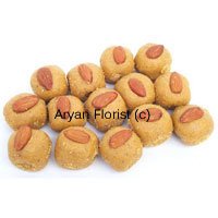 Pinni is a Punjabi and North Indian sweet items containing flour, almonds, ghee and jiggery made in s round shape. This pack weighs 1 Kg Pinni and is a special Indian delicacy that comes in variety. It can be presented in festivals, special occasions and cultural programs as per your choice. Celebrate your special days with family and dearest people around. Savor this sweet Pinni with smile on your lips and joy in your face.